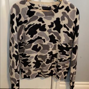 Camo print sweater